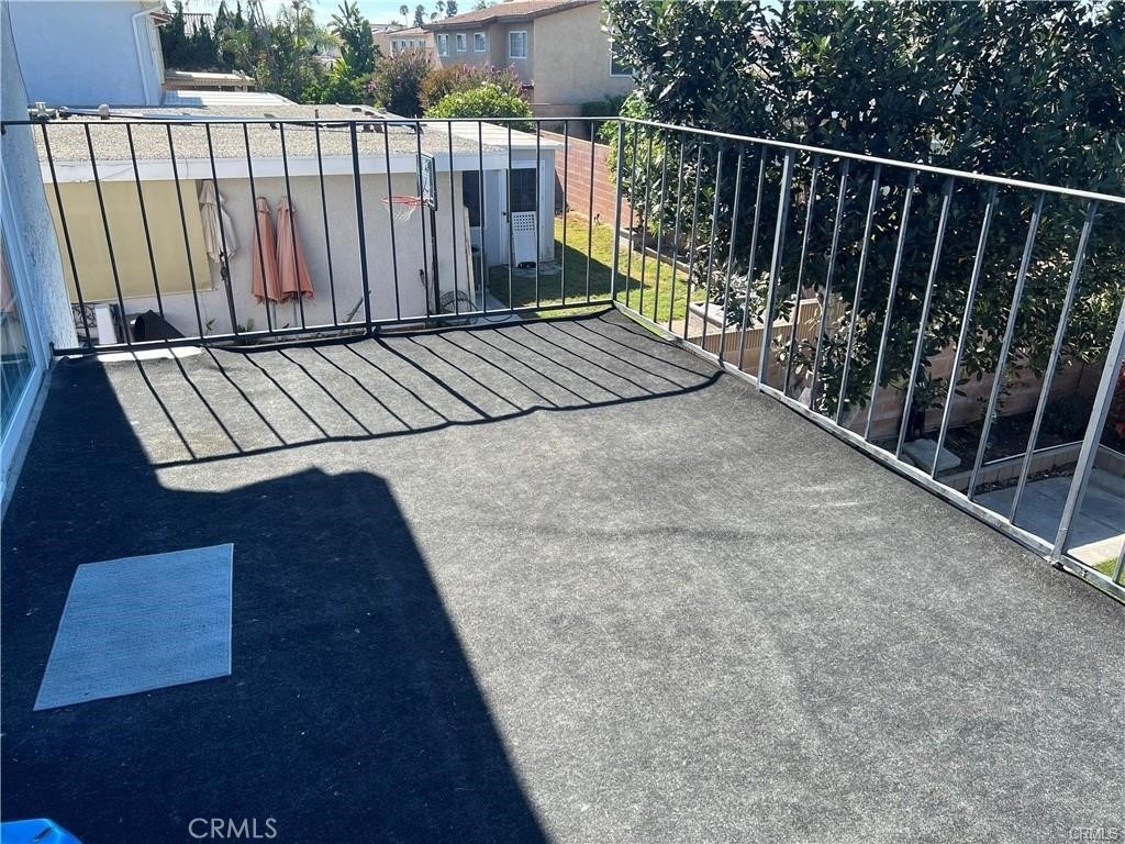 10485 La Sombra Avenue - Photo 7