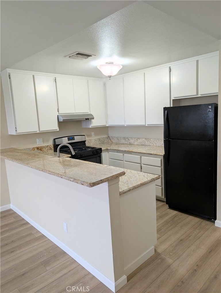 17330 Chatsworth Street - Photo 2