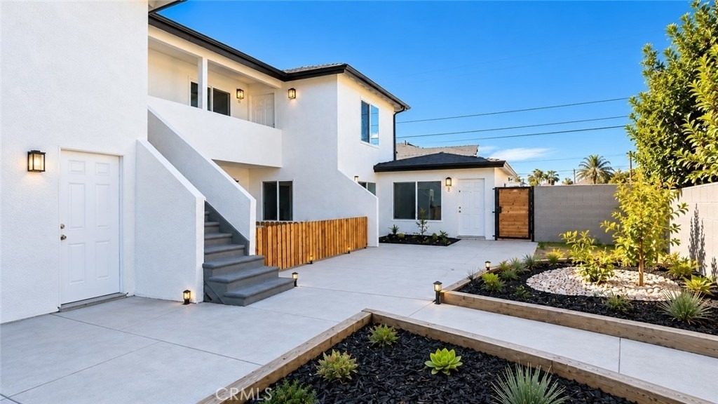 1040 El Camino - Photo 3