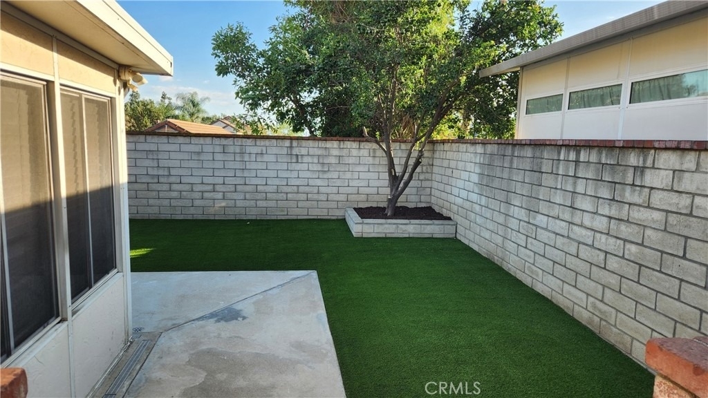 11265 Drake Street - Photo 2