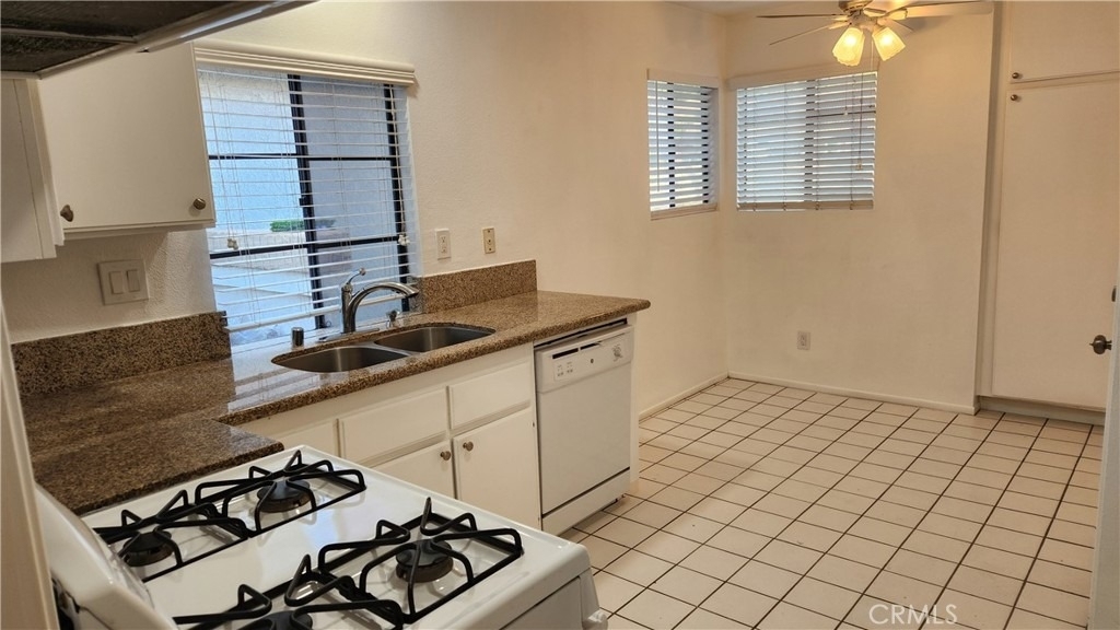 11265 Drake Street - Photo 7