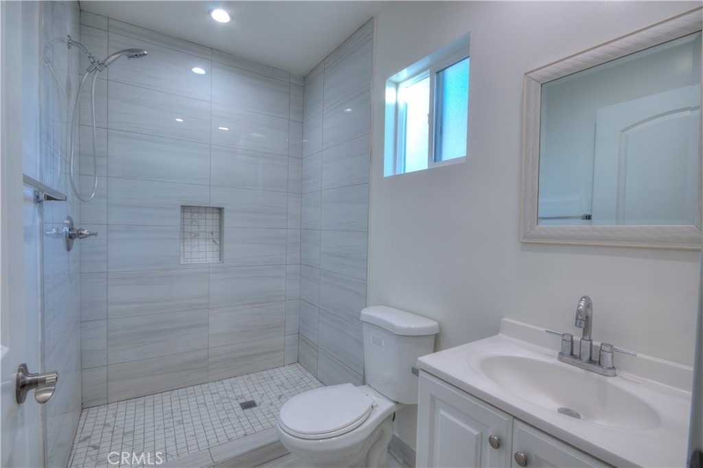 14604 1/2 Cohasset Street - Photo 5