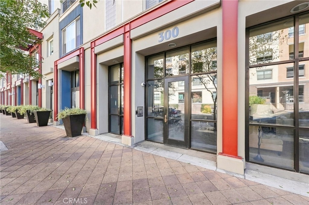 300 E 4th Street - Photo 15