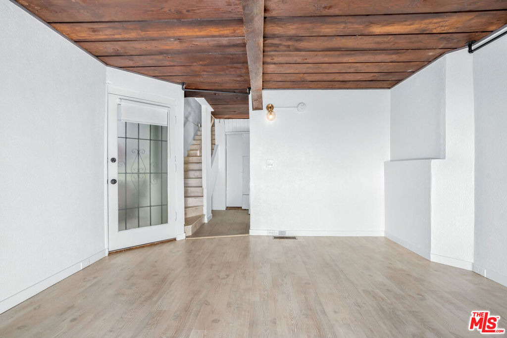 2348 Silver Ridge Avenue - Photo 12