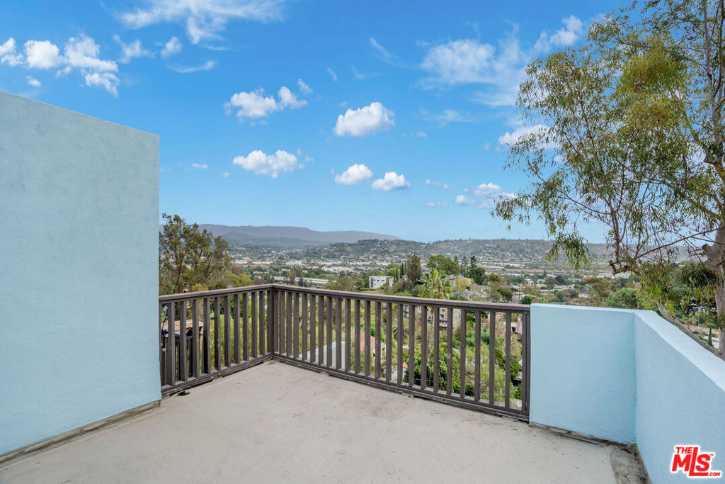 2348 Silver Ridge Avenue - Photo 7