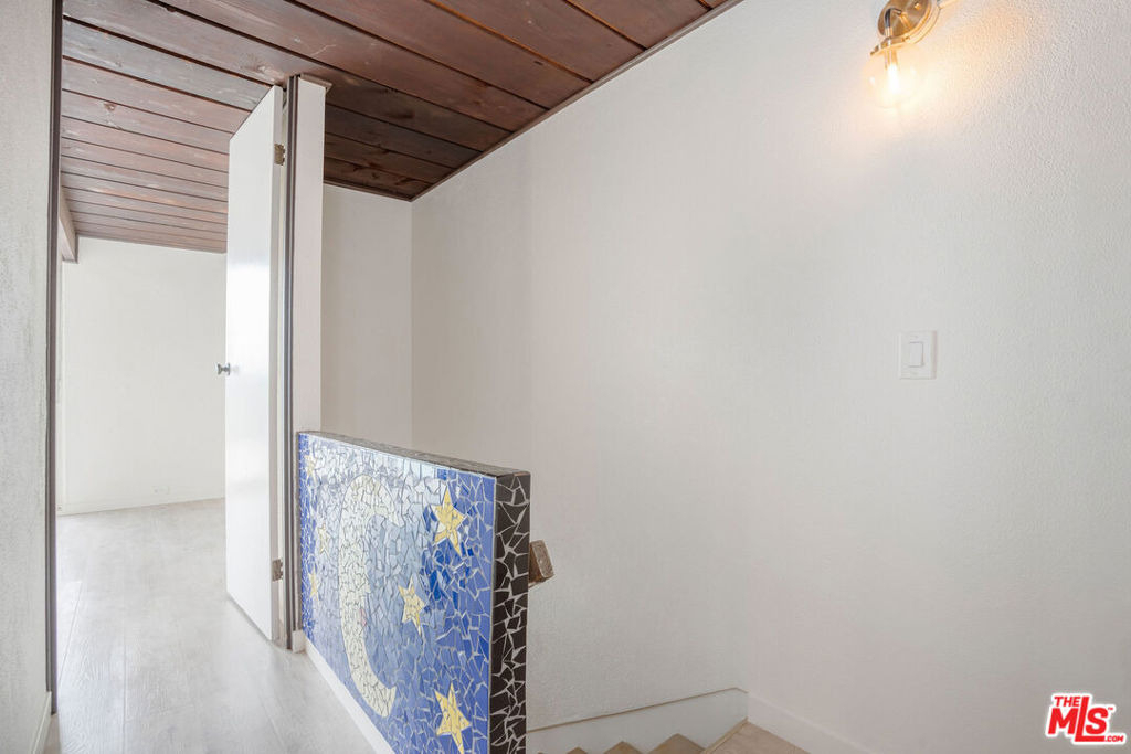 2348 Silver Ridge Avenue - Photo 5