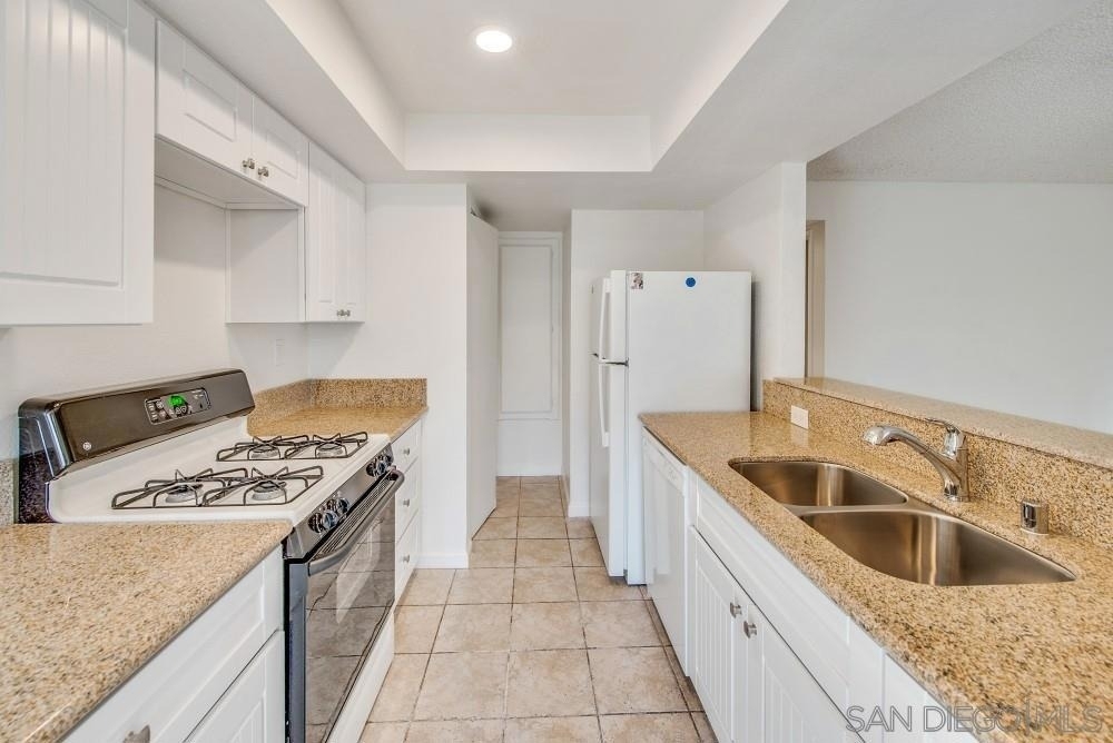 9489 Fairgrove Ln - Photo 9