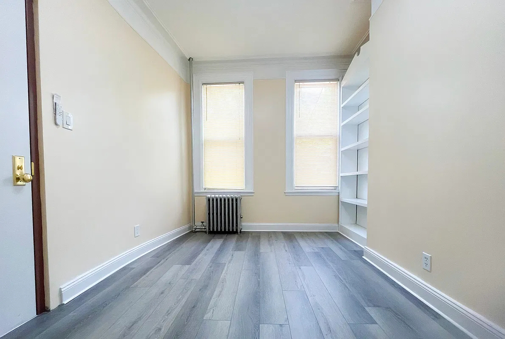 54-6 Nurge Avenue - Photo 1