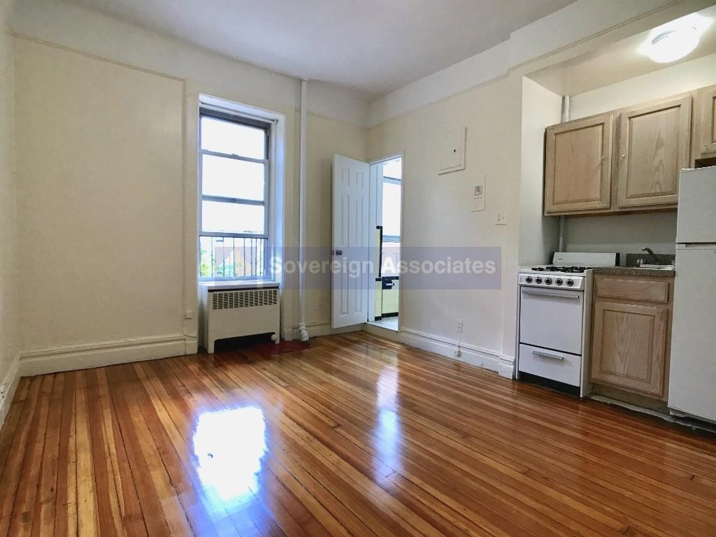 936 West End Avenue - Photo 0