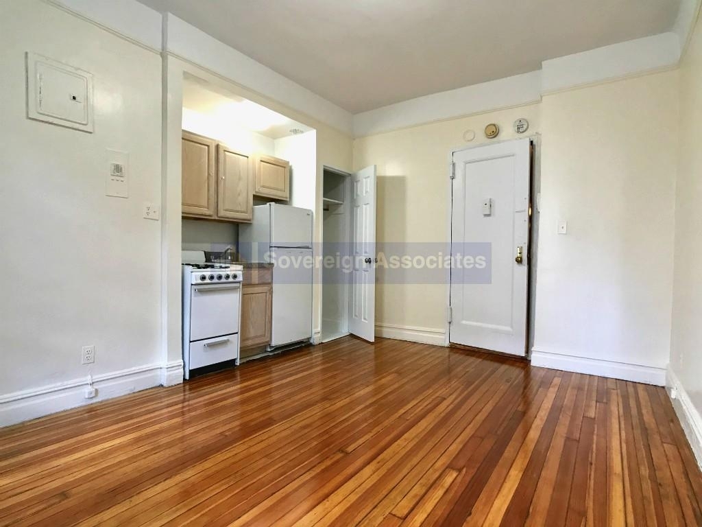 936 West End Avenue - Photo 2