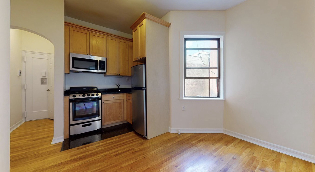 212 Grand Street - Photo 1