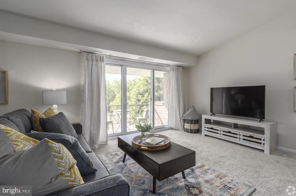 284 Iven Avenue - Photo 9