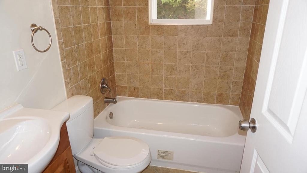 6620 Auburn Avenue - Photo 2