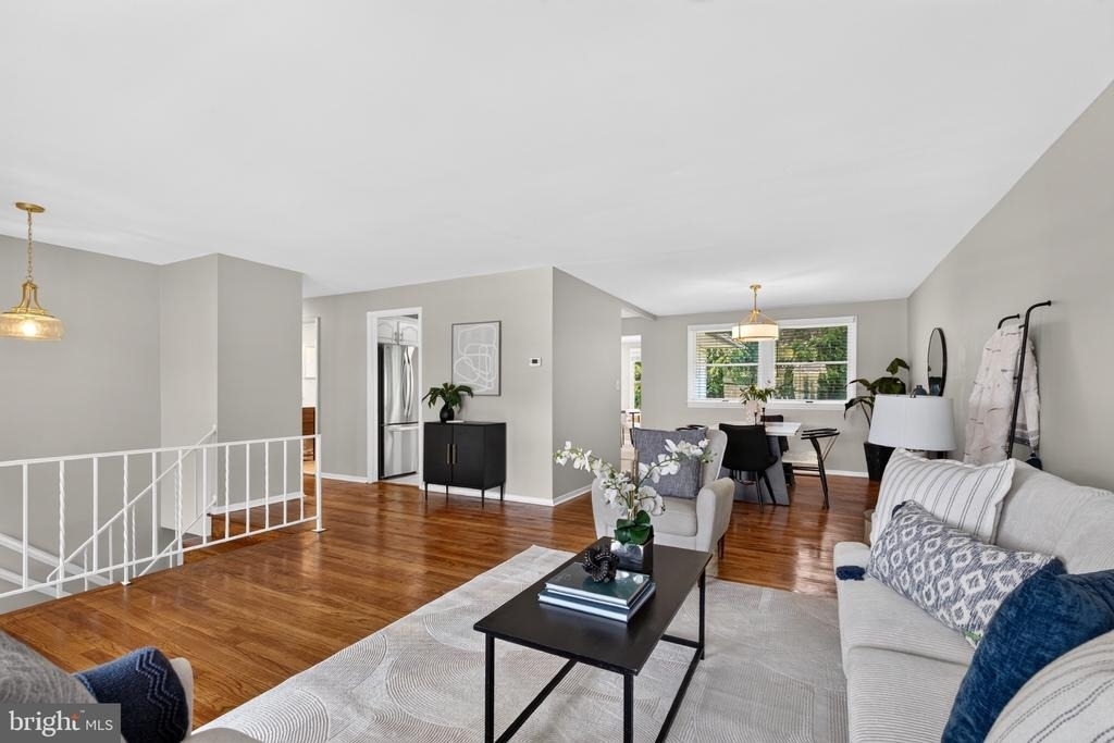 2112 Folkstone Road - Photo 3
