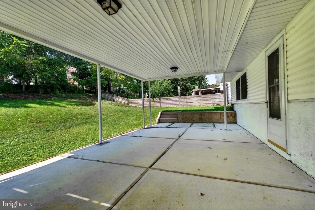 2112 Folkstone Road - Photo 20