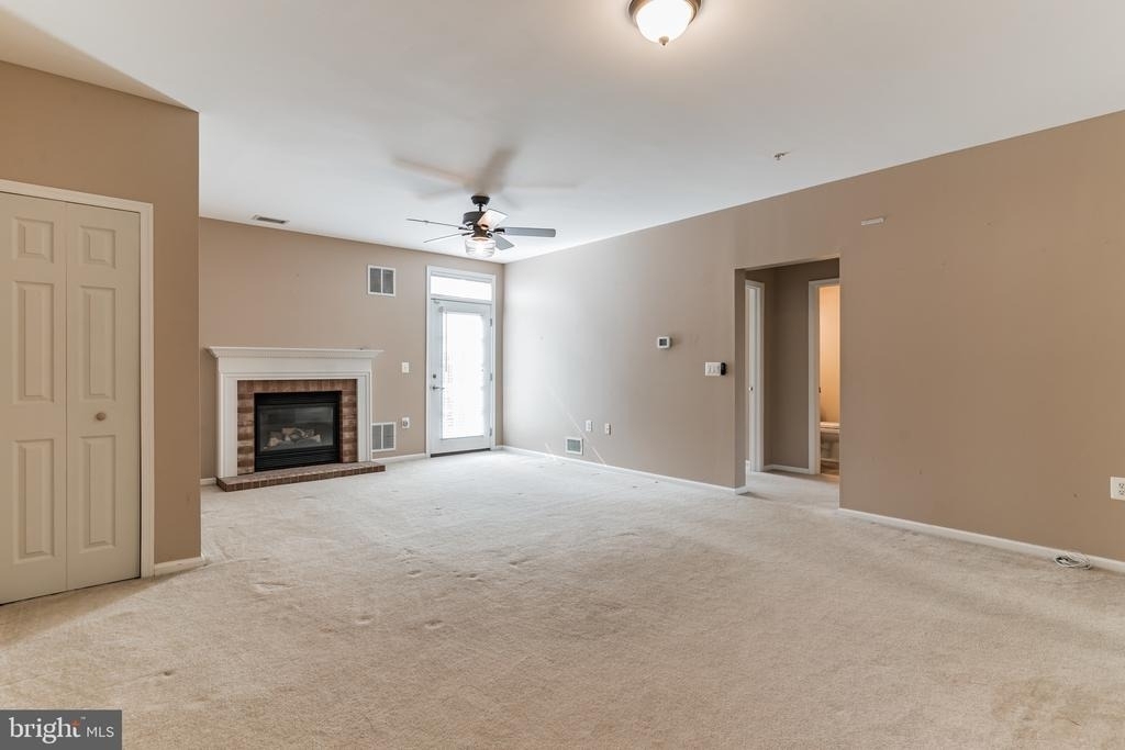 1025 Simsbury Court - Photo 6