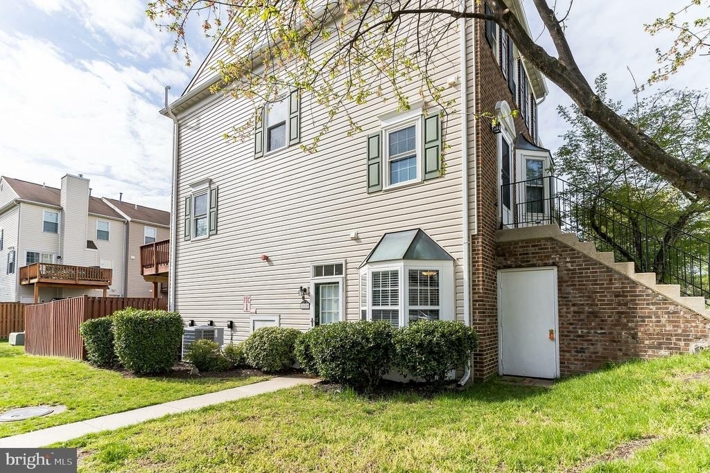 1025 Simsbury Court - Photo 1