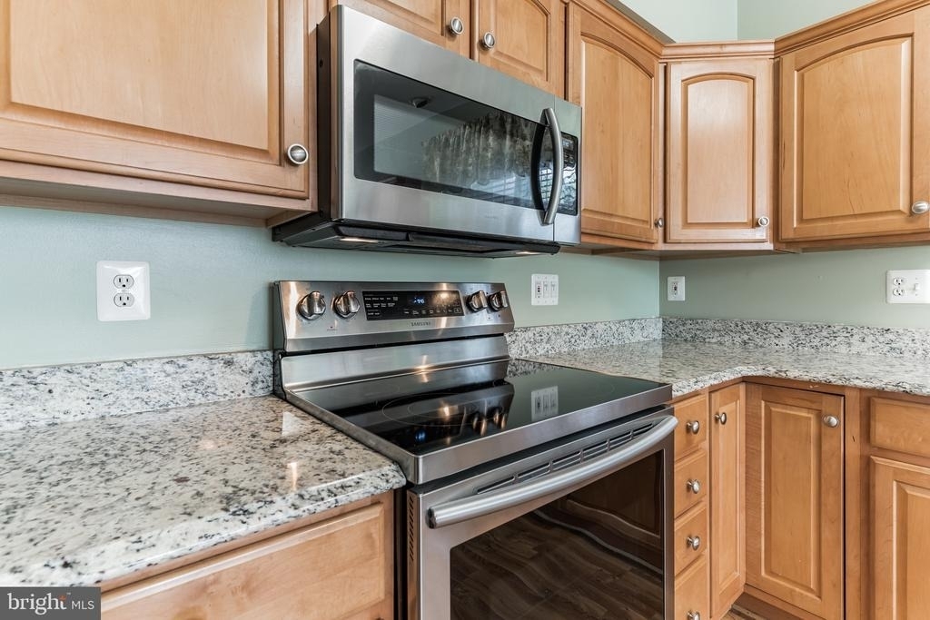 1025 Simsbury Court - Photo 4
