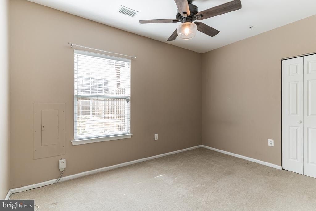 1025 Simsbury Court - Photo 11