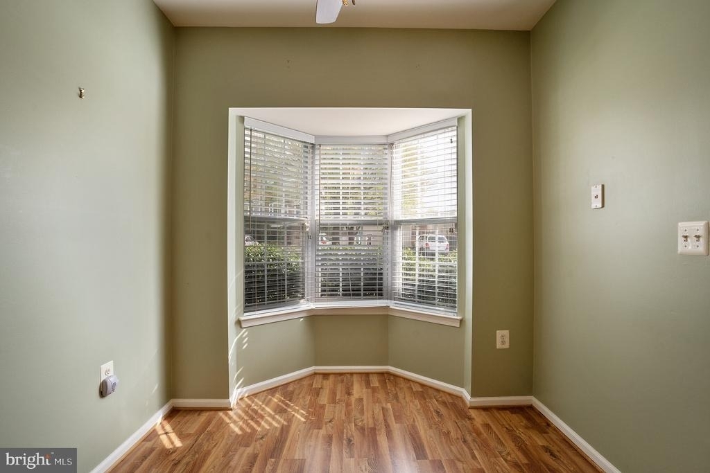 1025 Simsbury Court - Photo 5