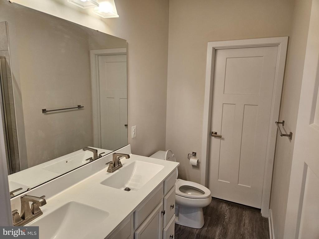 553 Levanna Lane - Photo 9