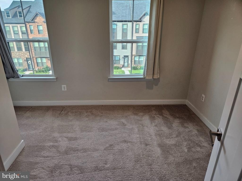 553 Levanna Lane - Photo 8