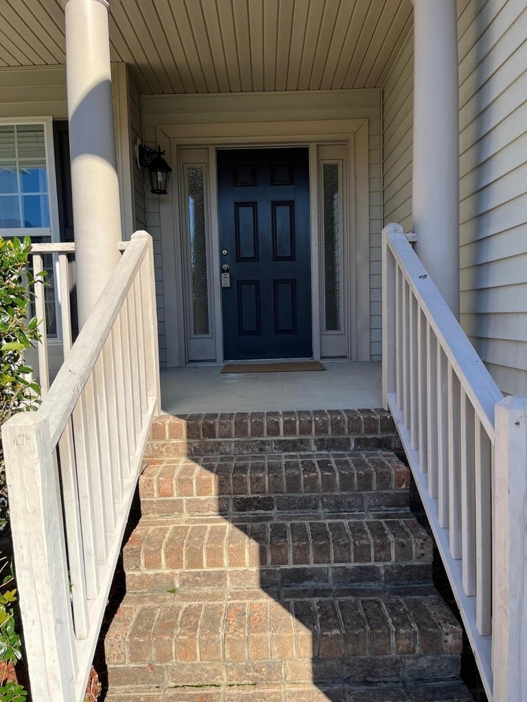 225 Mabley Place - Photo 1