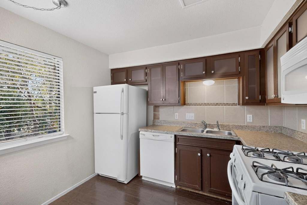3312 Thomas Kincheon St - Photo 12