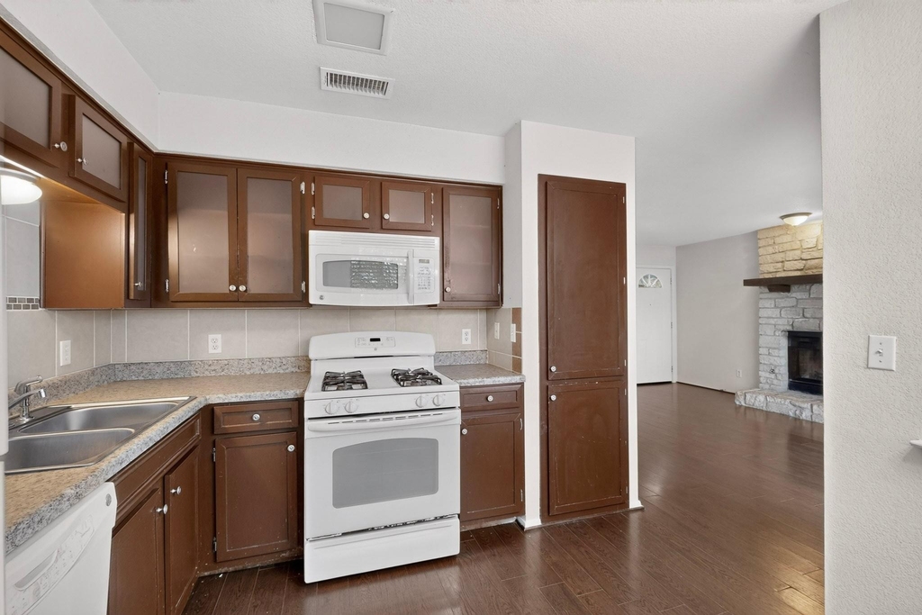 3312 Thomas Kincheon St - Photo 10