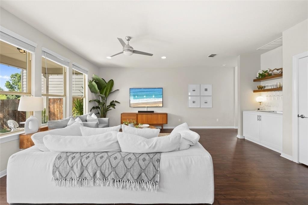 16004 Cessida St - Photo 15