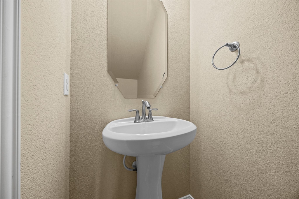 17713 Turning Stream Ln - Photo 4