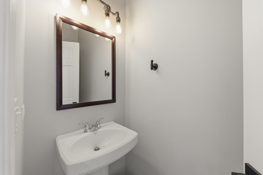 231 N West Street - Photo 7