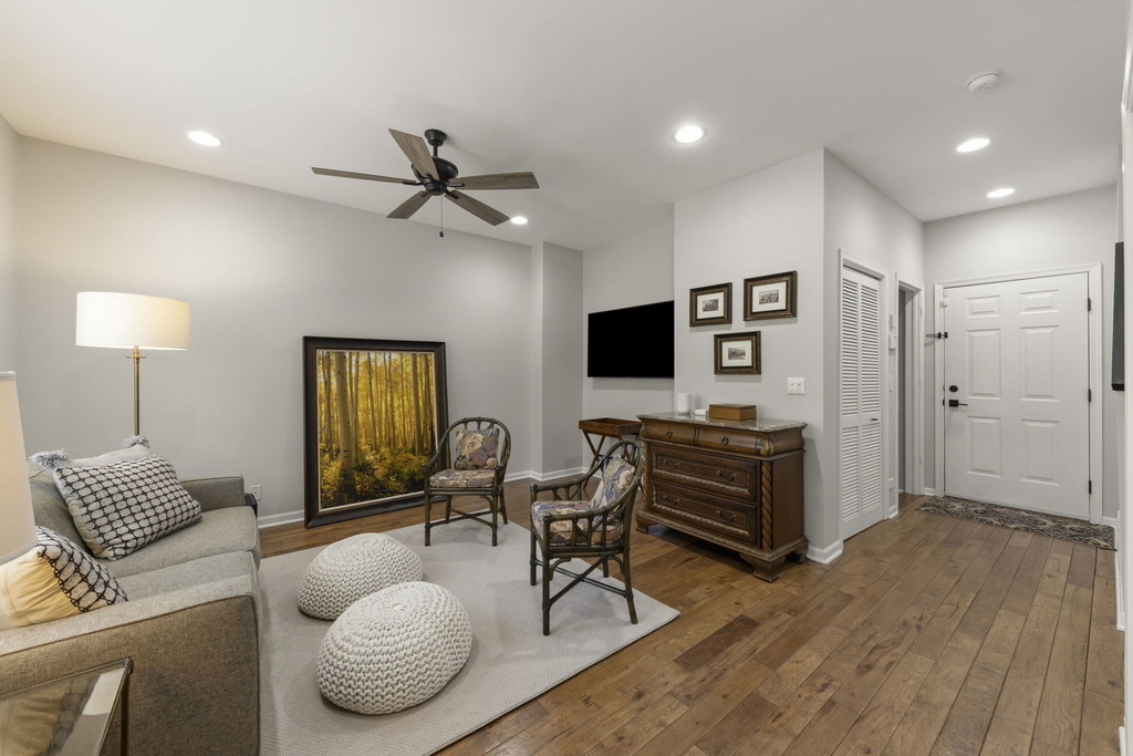 231 N West Street - Photo 1