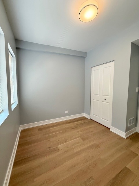 5852 N Artesian Avenue - Photo 9
