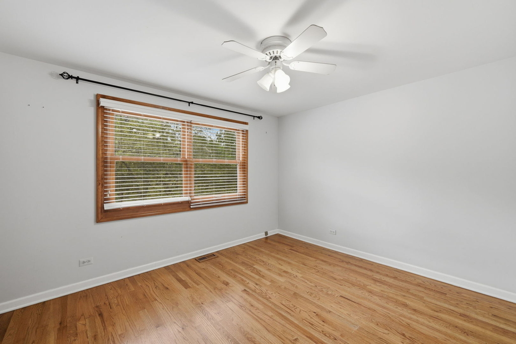 902 N Rohlwing Road - Photo 23