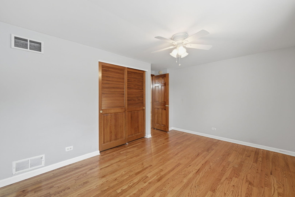 902 N Rohlwing Road - Photo 22