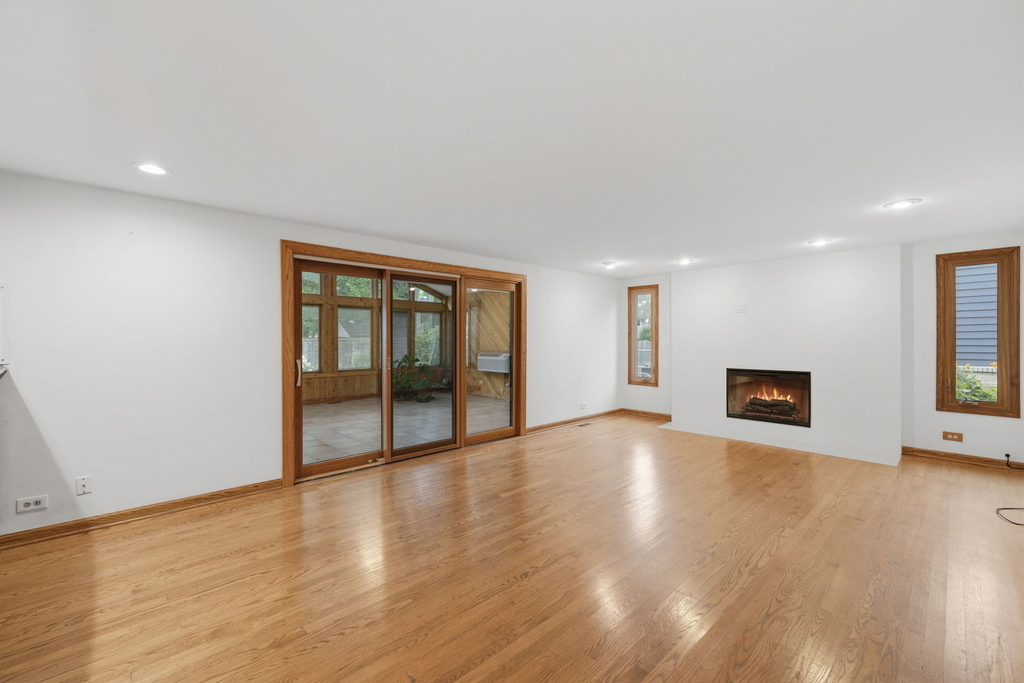 902 N Rohlwing Road - Photo 10