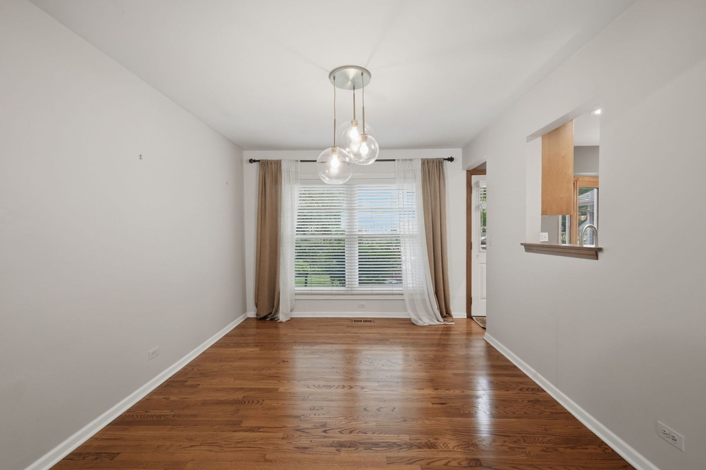 902 N Rohlwing Road - Photo 6