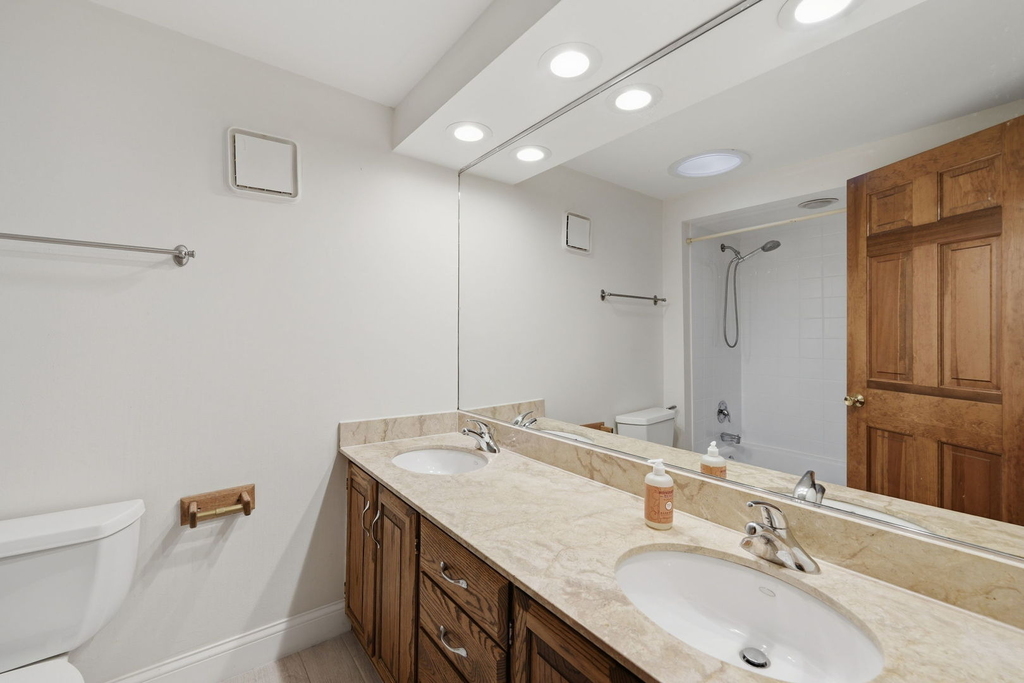 902 N Rohlwing Road - Photo 28
