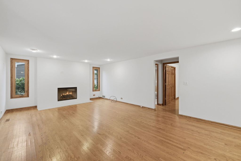 902 N Rohlwing Road - Photo 11