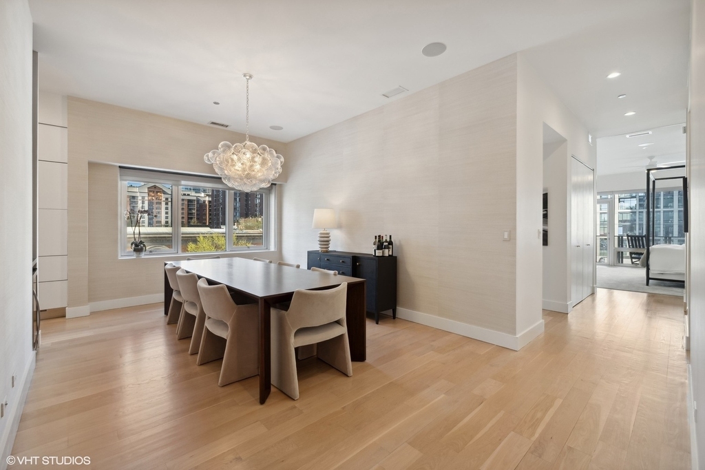 747 N Clark Street - Photo 16