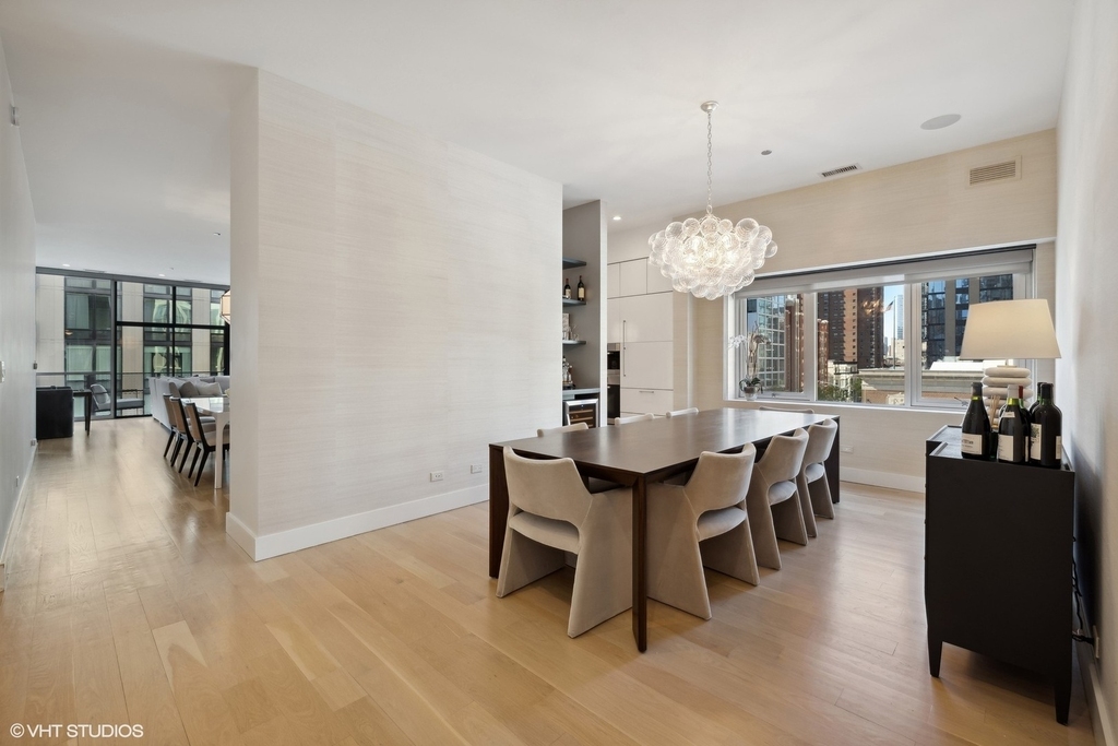747 N Clark Street - Photo 13