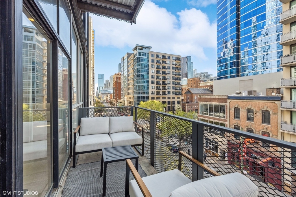 747 N Clark Street - Photo 7