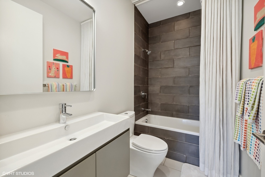 747 N Clark Street - Photo 27