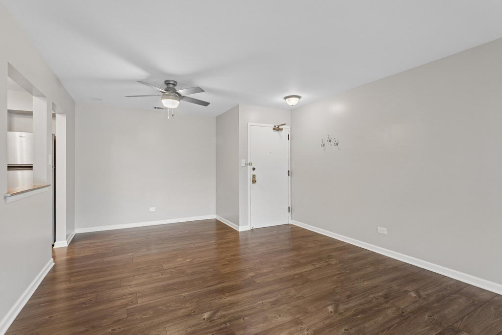7510 Farmingdale Drive - Photo 7