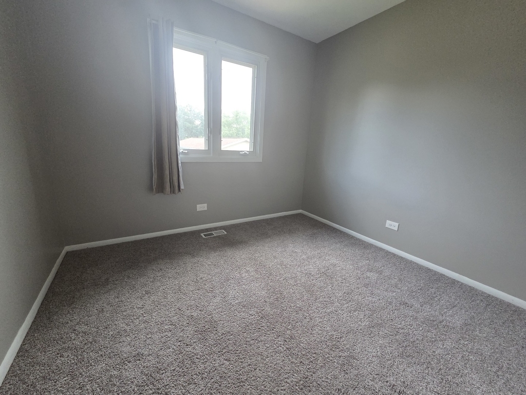 932 Manchester Court - Photo 7