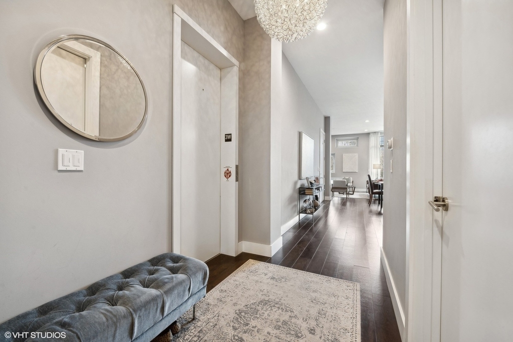 1116 W Adams Street - Photo 2