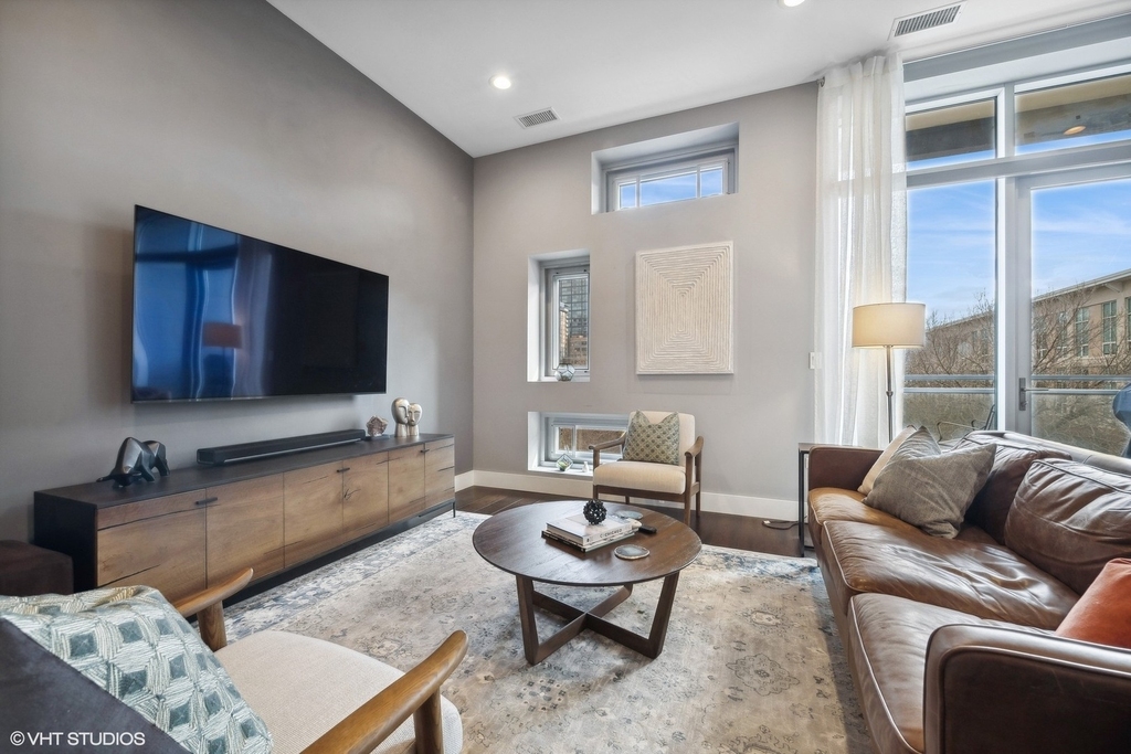 1116 W Adams Street - Photo 8