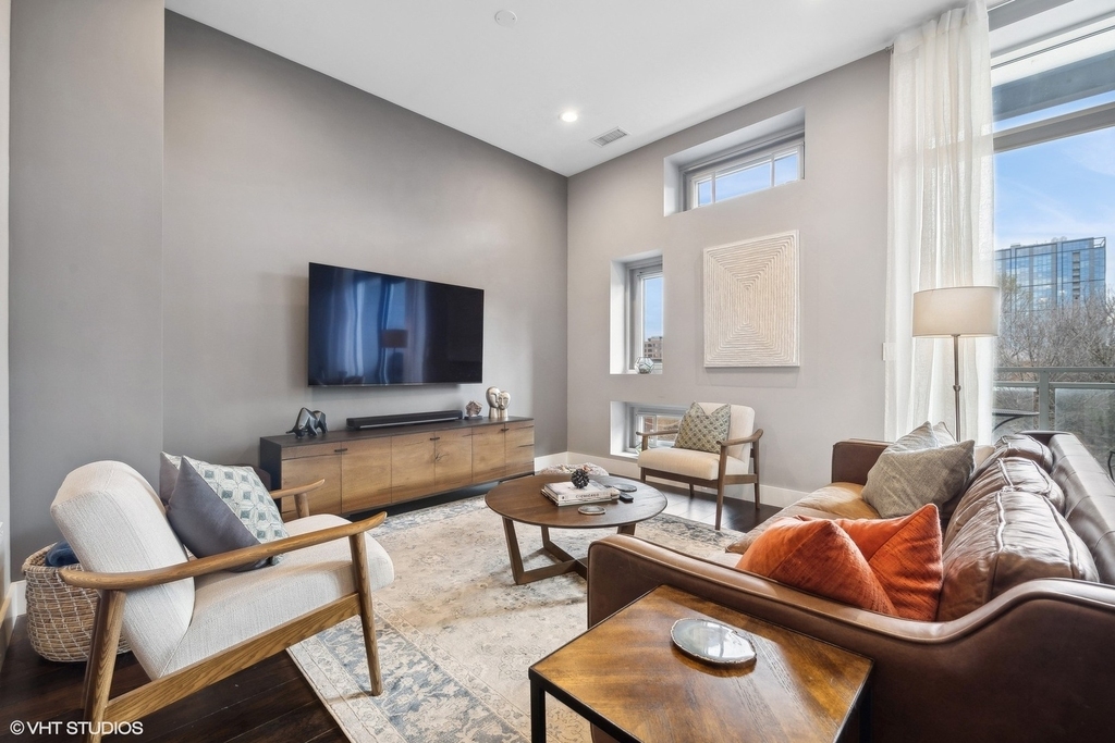 1116 W Adams Street - Photo 9