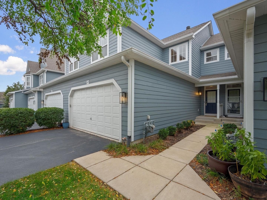 145 Tanglewood Drive - Photo 1